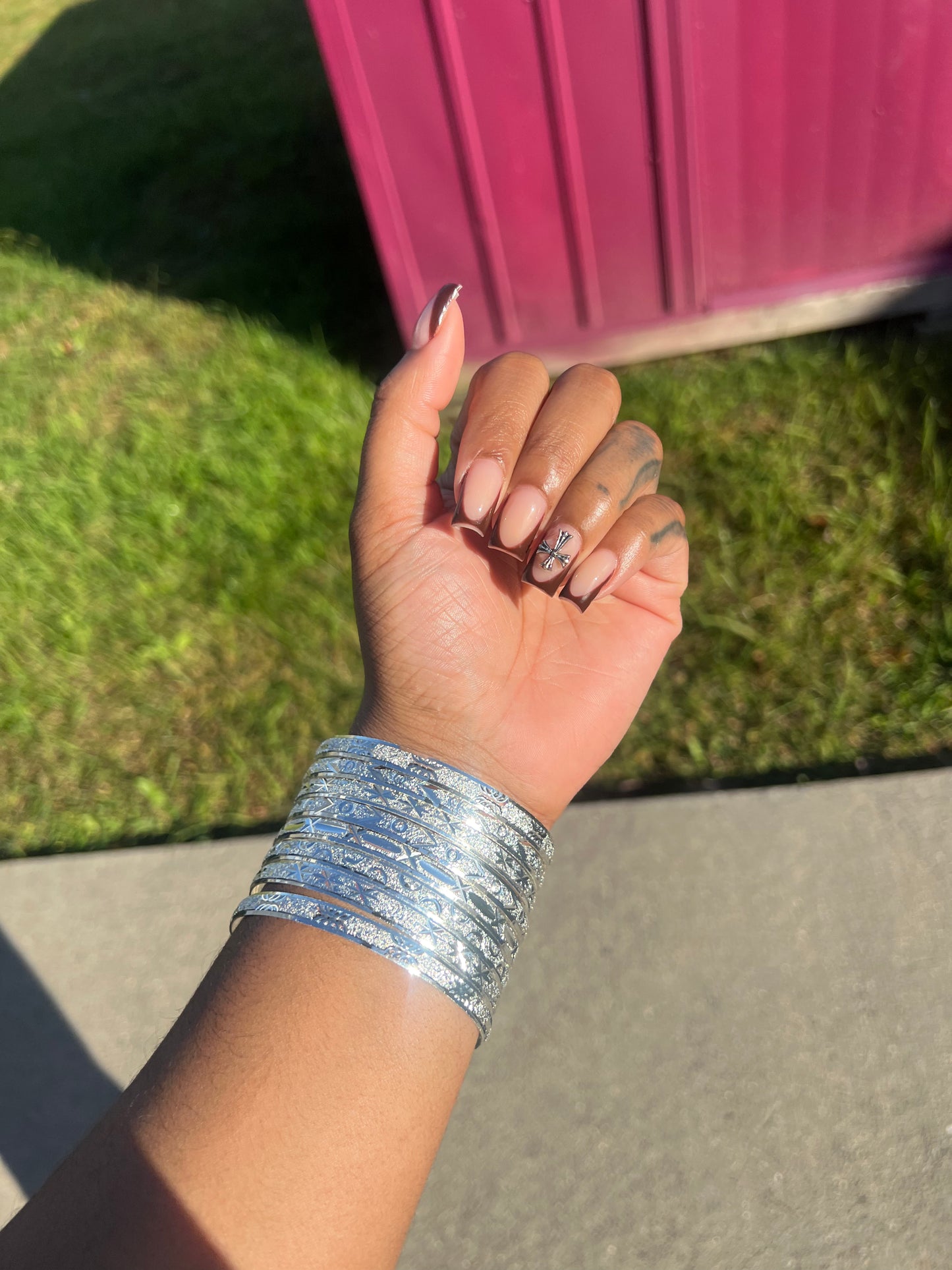8 BANGLES